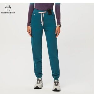 women’s figs scrub bottoms